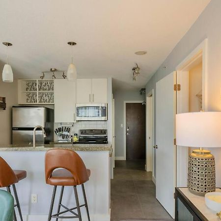 Downtown King Suite-Surround Views-Pool/Gym/Parkng Vancouver Buitenkant foto