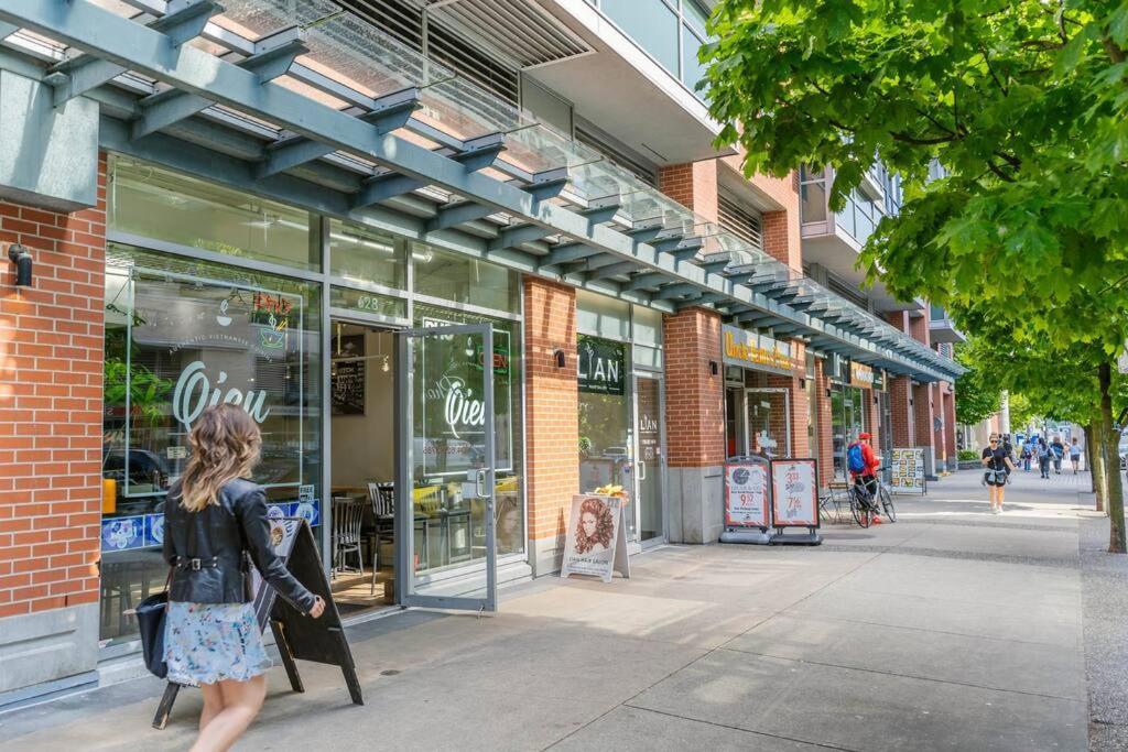 Downtown King Suite-Surround Views-Pool/Gym/Parkng Vancouver Buitenkant foto
