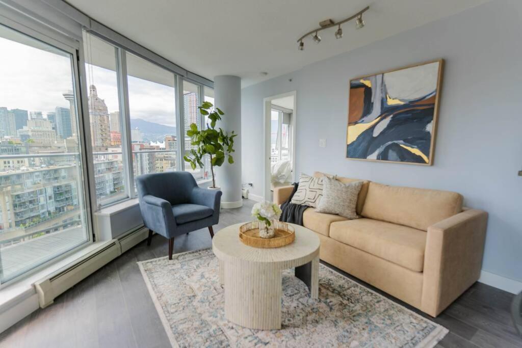 Downtown King Suite-Surround Views-Pool/Gym/Parkng Vancouver Buitenkant foto