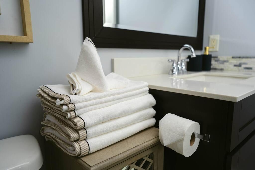 Downtown King Suite-Surround Views-Pool/Gym/Parkng Vancouver Buitenkant foto